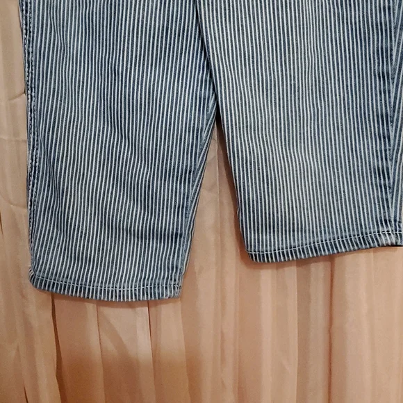 Old Navy jeans Rockstar Button up size 14 - Picture 4 of 4